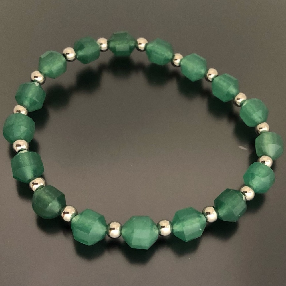 Natural Green Aventurine Bracelet Faceted Beads Barrel Shape Stretchable - Picture 2 of 3